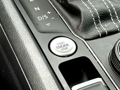 Used 2023 Volkswagen Atlas SE image 16