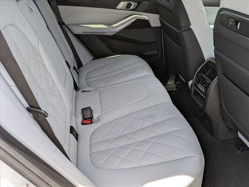 Used 2025 BMW X5 xDrive40i w/ Climate Comfort Package AWD/4WD image 21
