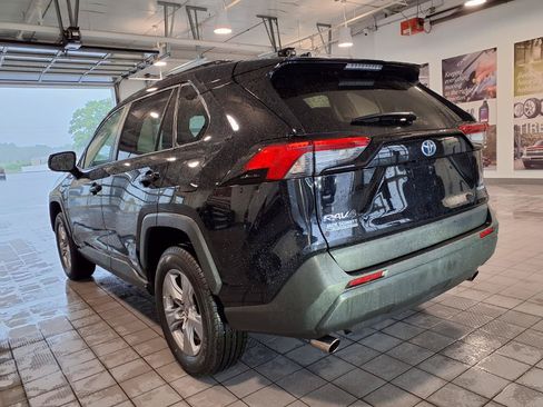 Used 2022 Toyota RAV4 LE AWD/4WD image 25