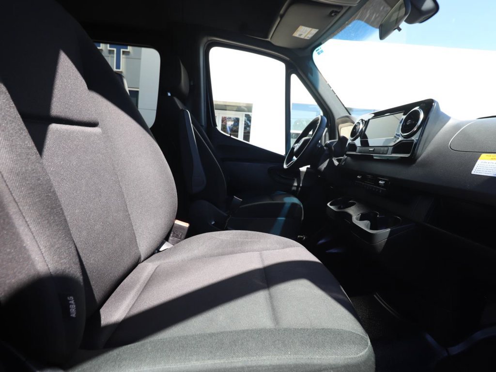 Used 2025 Mercedes-Benz Sprinter 2500 image 12