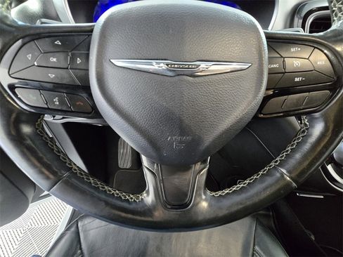 Used 2019 Chrysler Pacifica Touring-L w/ S Appearance Package image 21