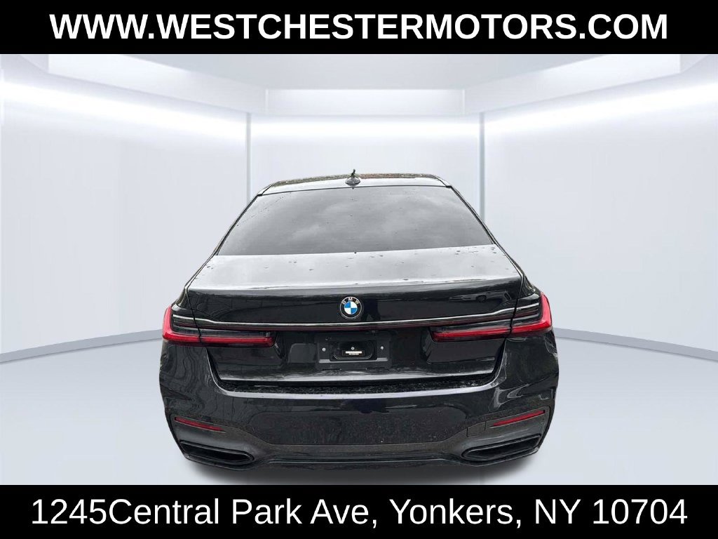 Used 2022 BMW 740i w/ M Sport Package RWD image 5