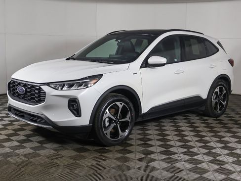 Used 2025 Ford Escape ST-Line Elite w/ Tech Pack #1 image 9