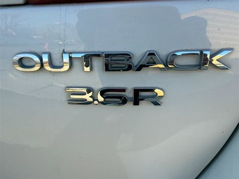 Used 2017 Subaru Outback 3.6R Touring image 13