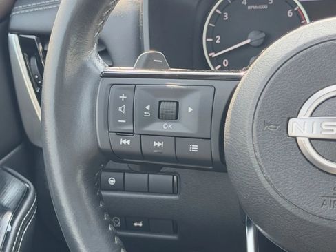 Used 2023 Nissan Rogue SL w/ SL Premium Package image 24