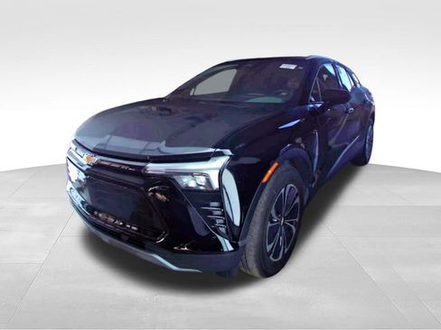 Used 2025 Chevrolet Blazer EV LT AWD/4WD image 4