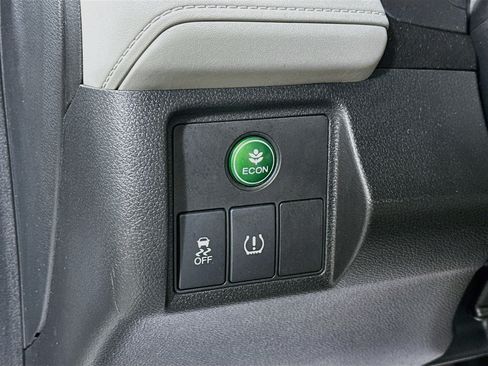 Used 2016 Honda HR-V EX image 10