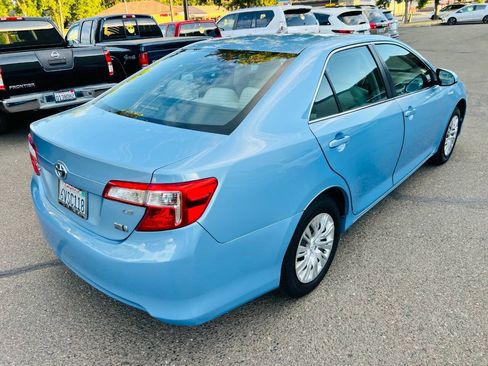 Used 2012 Toyota Camry LE FWD image 3