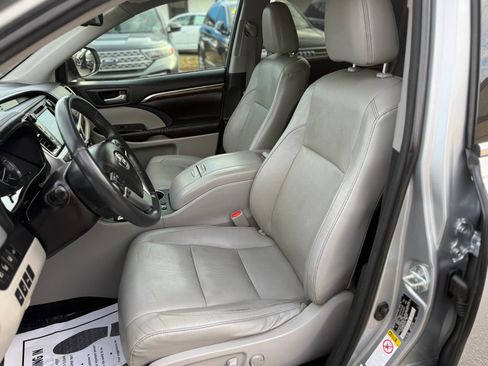 Used 2016 Toyota Highlander Limited Platinum image 14