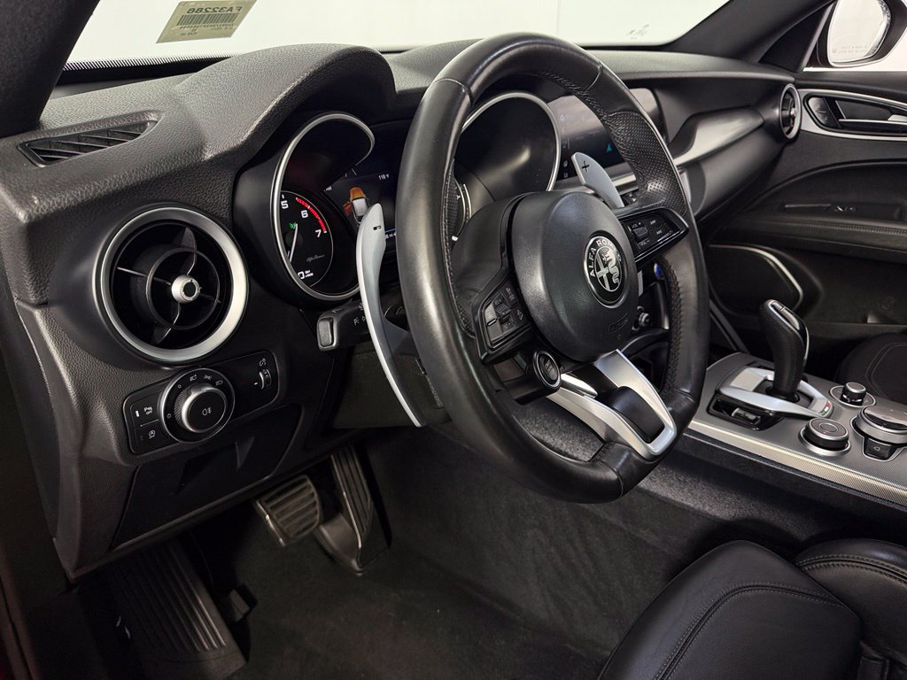 Used 2023 Alfa Romeo Stelvio Veloce AWD/4WD image 20