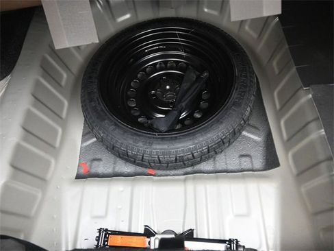 New 2025 Nissan Versa SR w/ Trunk Package image 24