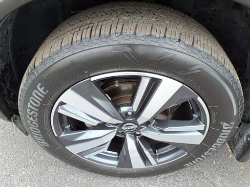 Certified 2023 Nissan Rogue SL w/ SL Premium Package image 9