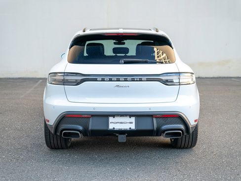 Certified 2025 Porsche Macan image 7