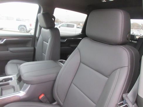 New 2026 GMC Sierra 1500 SLT w/ SLT Convenience Package image 14