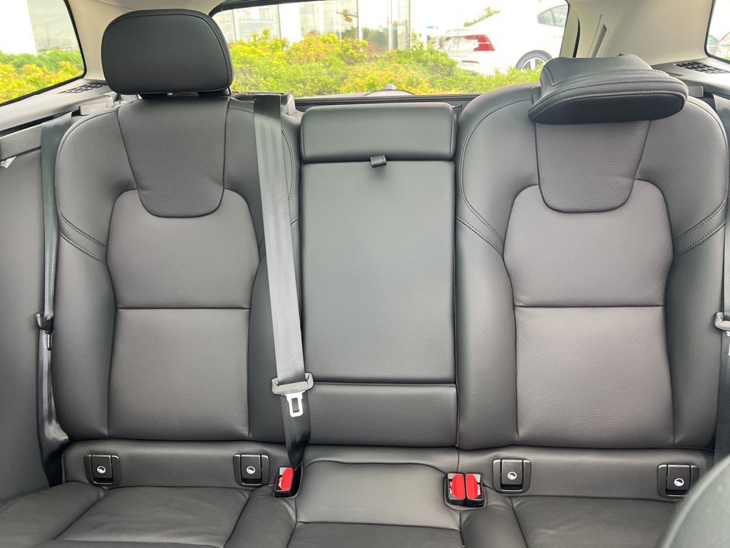 Certified 2025 Volvo XC60 T8 Plus w/ Protection Package Premier AWD/4WD image 25