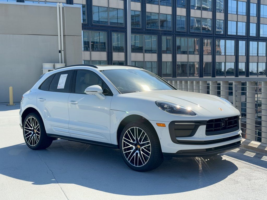 Used 2026 Porsche Macan AWD/4WD image 7