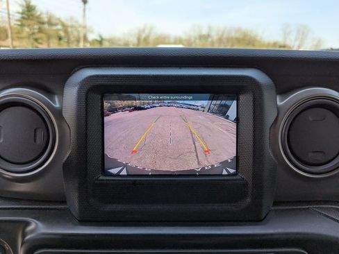 Used 2023 Jeep Wrangler Sport AWD/4WD image 23