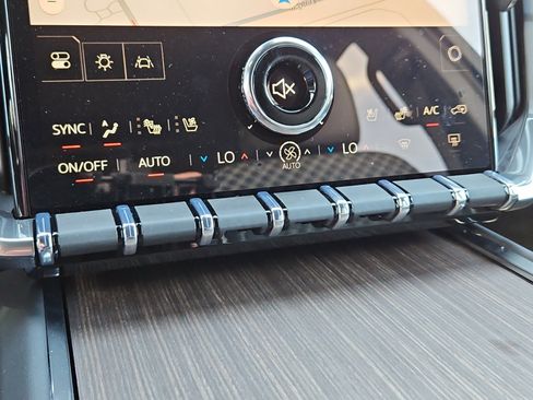 New 2026 GMC Acadia Denali w/ Super Cruise Package image 17