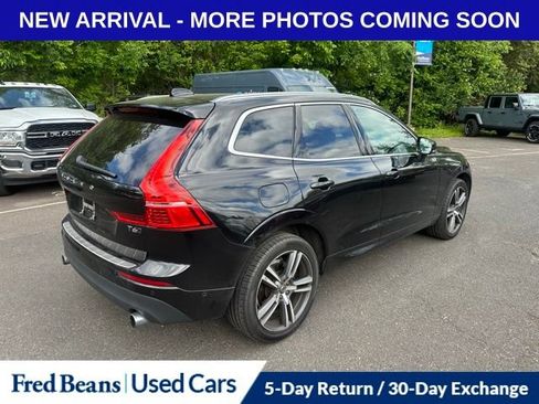Used 2019 Volvo XC60 T6 Momentum w/ Multimedia Package AWD/4WD image 3