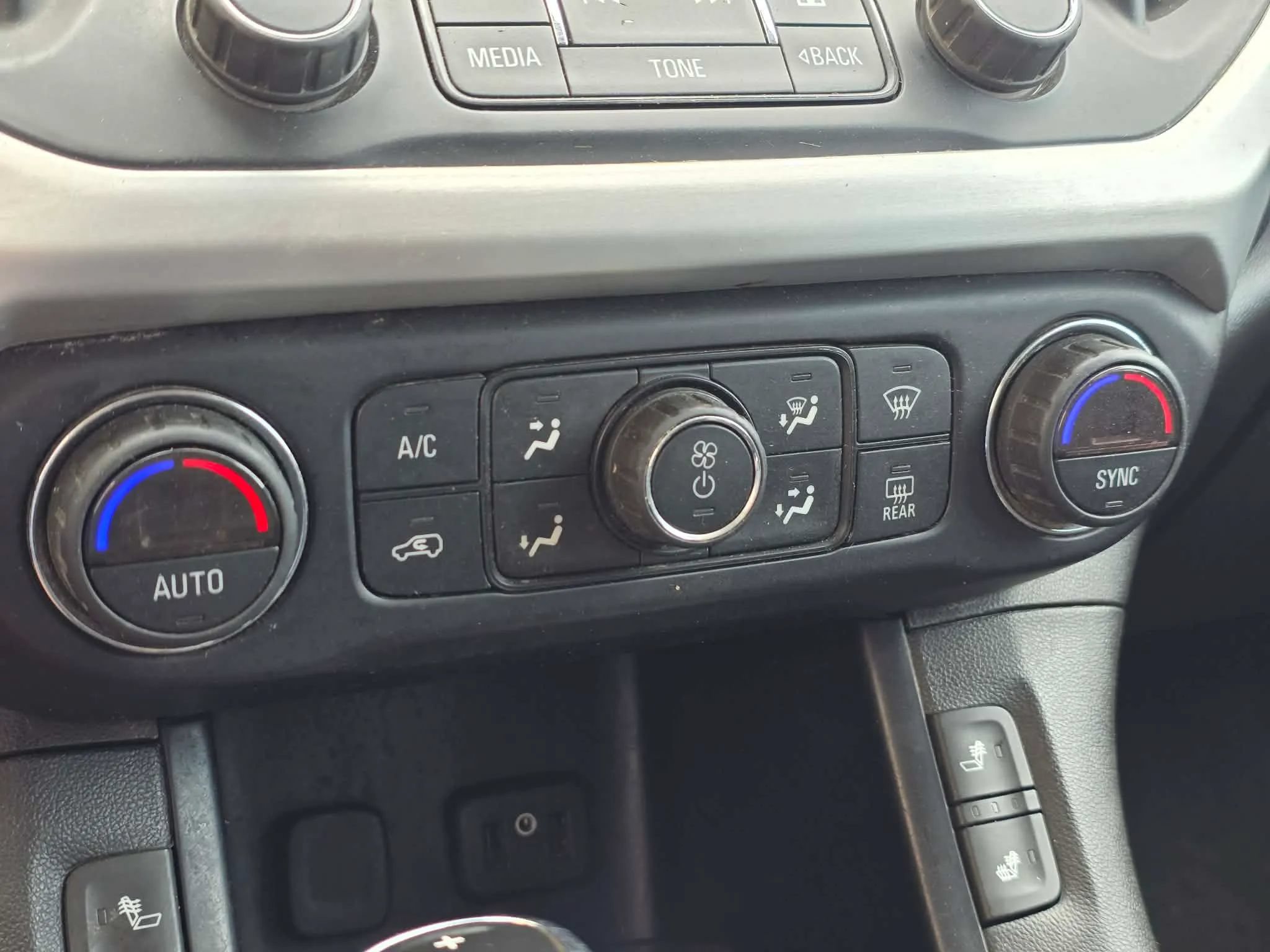 Used 2019 GMC Acadia SLT FWD image 27