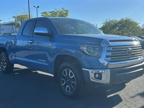 Used 2020 Toyota Tundra Limited w/ Limited Premium Package AWD/4WD image 3