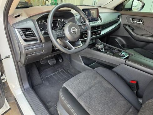 Used 2023 Nissan Rogue SV AWD/4WD image 12