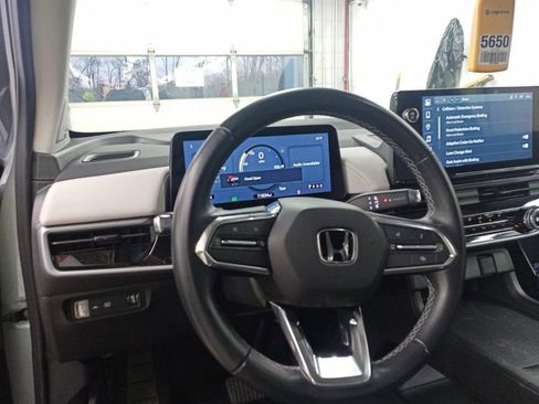 Used 2024 Honda Prologue Touring image 4