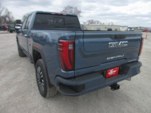 New 2026 GMC Sierra 2500 Denali Ultimate image 9