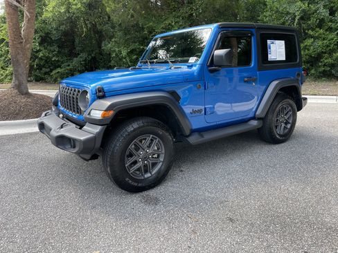 Used 2024 Jeep Wrangler Sport AWD/4WD image 4