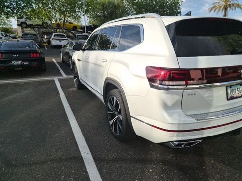 Used 2024 Volkswagen Atlas SEL Premium R-Line image 5