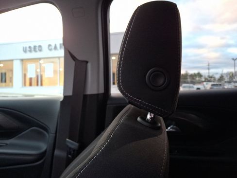 Certified 2022 GMC Terrain SLE w/ Driver Convenience Package image 17