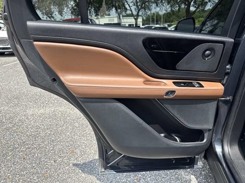 Certified 2023 Lincoln Aviator Reserve RWD image 13