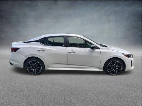 Used 2024 Nissan Sentra SR w/ SR Premium Package FWD image 3