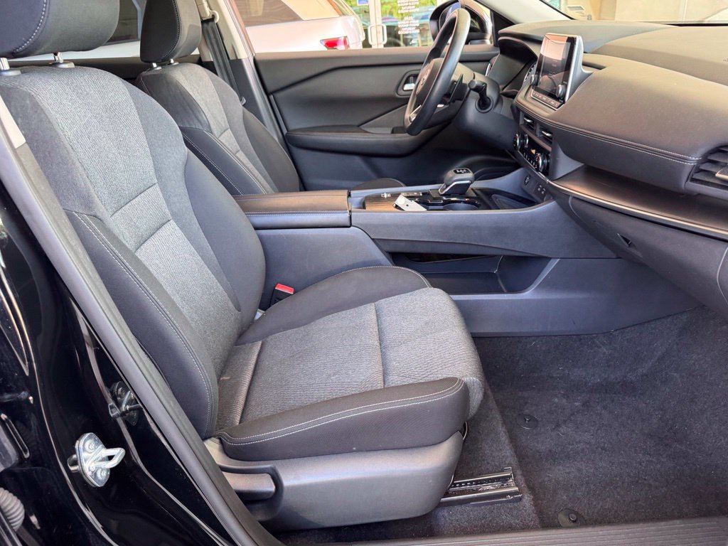 Used 2024 Nissan Rogue SV FWD image 18