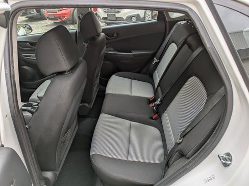 Used 2021 Hyundai Kona SE w/ Cargo Package image 7