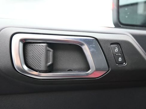 New 2025 Ford Bronco Raptor image 17