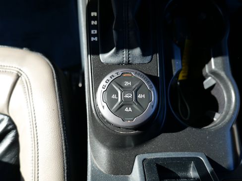 Used 2022 Ford Bronco Wildtrak image 32