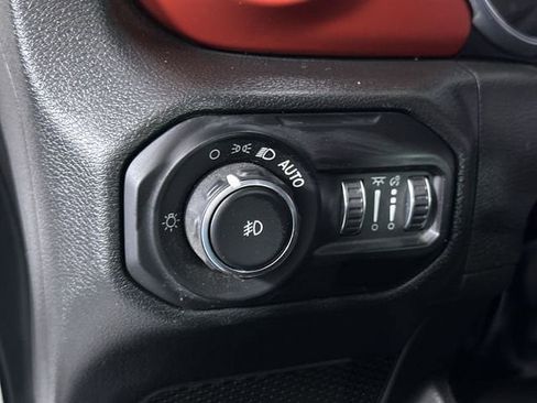 Used 2022 Jeep Wrangler Rubicon w/ LED Lighting Group AWD/4WD image 18
