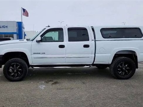Used 2005 Chevrolet Silverado 2500 LT w/ Heavy-Duty Power Package image 5
