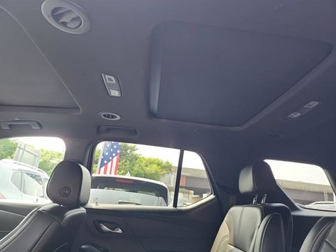 Used 2022 Chevrolet Traverse RS w/ LPO, Floor Liner Package AWD/4WD image 32