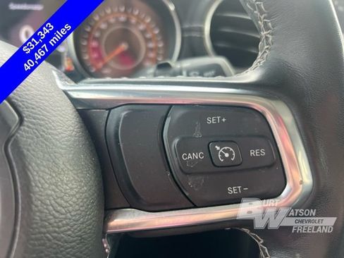 Used 2023 Jeep Wrangler Unlimited Sahara w/ LED Lighting Group AWD/4WD image 12