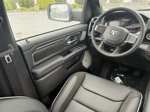New 2026 RAM 1500 Laramie AWD/4WD image 32