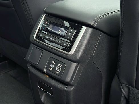 New 2026 Subaru Ascent Limited image 16