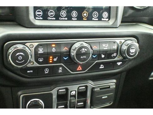 Used 2023 Jeep Wrangler Unlimited Sahara AWD/4WD image 37