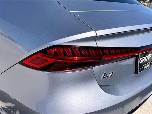 Used 2021 Audi A7 e Prestige w/ Prestige Package image 28