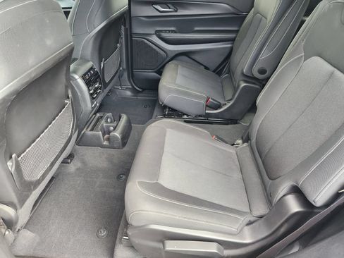 Used 2024 Jeep Grand Cherokee L Laredo w/ Luxury Tech Group I AWD/4WD image 33