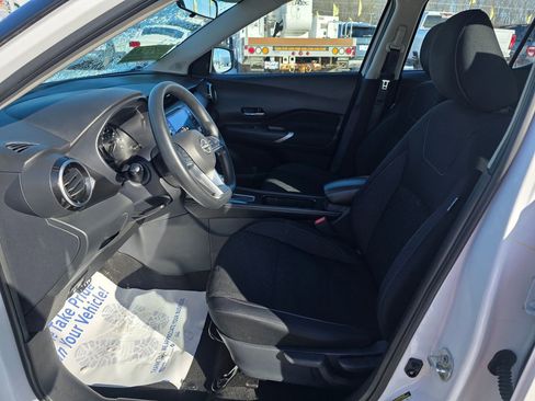 Used 2023 Nissan Kicks SV FWD image 18
