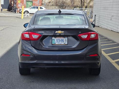 Used 2017 Chevrolet Cruze LT FWD image 6