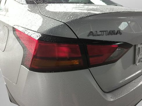 Used 2025 Nissan Altima 2.5 SR FWD image 41