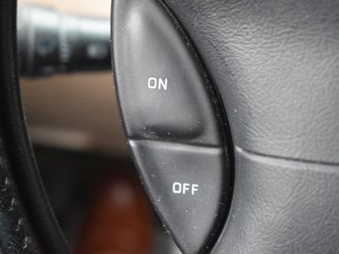 Used 2000 Ford Explorer XLT AWD/4WD image 25